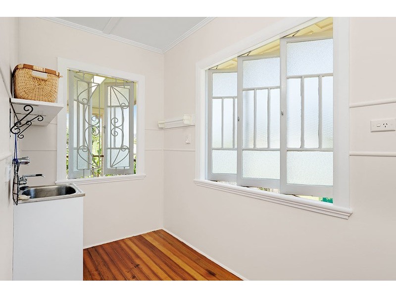 16 Hardwick Street (Crn Willunga Street), Stratford QLD 4870