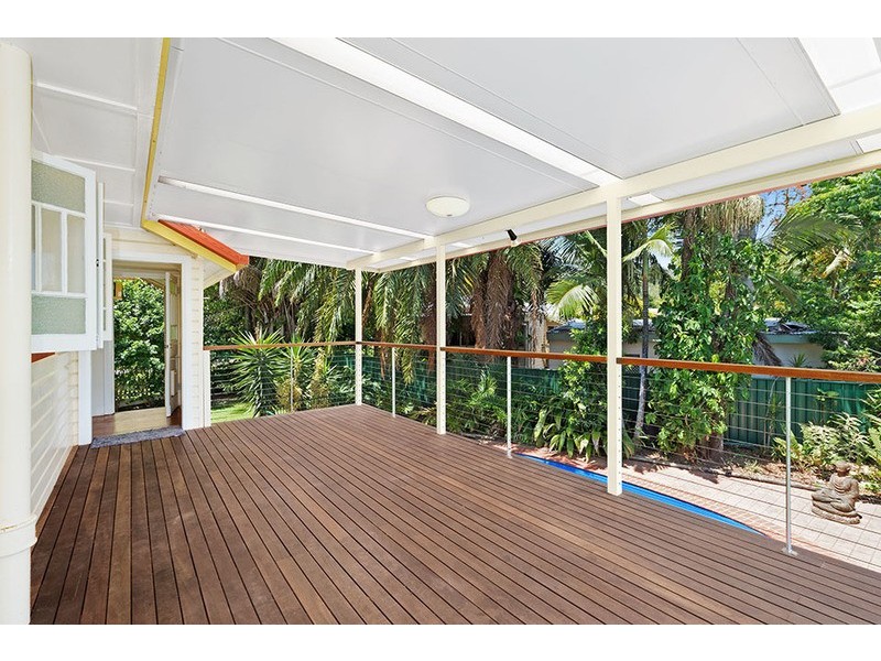 16 Hardwick Street (Crn Willunga Street), Stratford QLD 4870