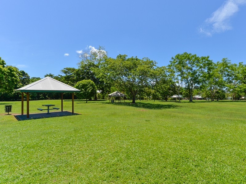 16 Hardwick Street (Crn Willunga Street), Stratford QLD 4870