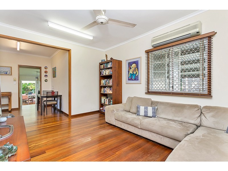 52  Collinson Street, Westcourt QLD 4870