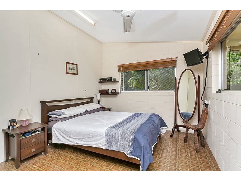 52  Collinson Street, Westcourt QLD 4870