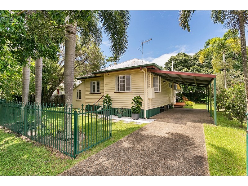 52  Collinson Street, Westcourt QLD 4870