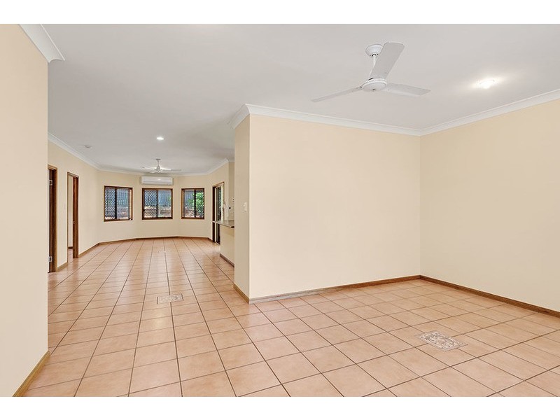 6 Red Ochre Street, Redlynch QLD 4870