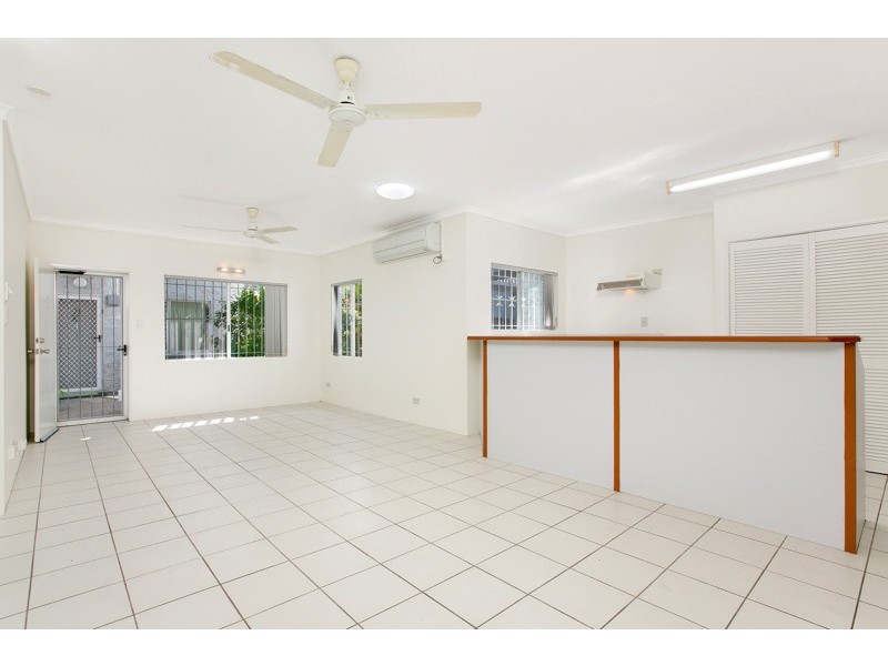 4/8 Rose St, Westcourt QLD 4870