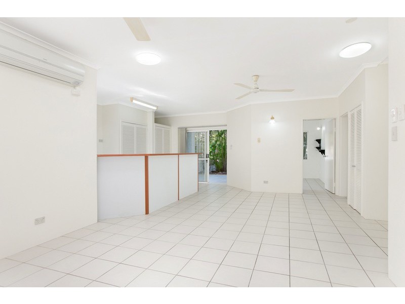 4/8 Rose St, Westcourt QLD 4870