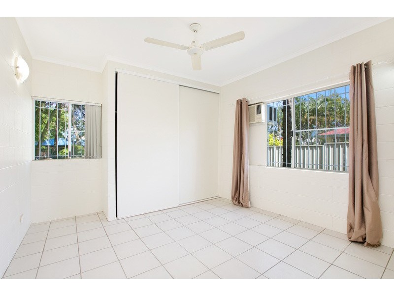 4/8 Rose St, Westcourt QLD 4870