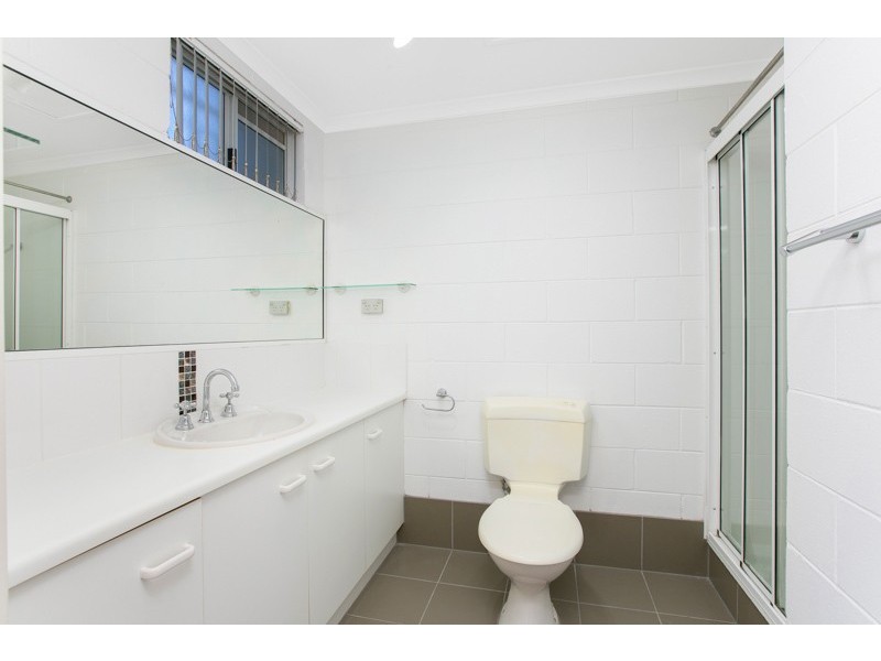 4/8 Rose St, Westcourt QLD 4870