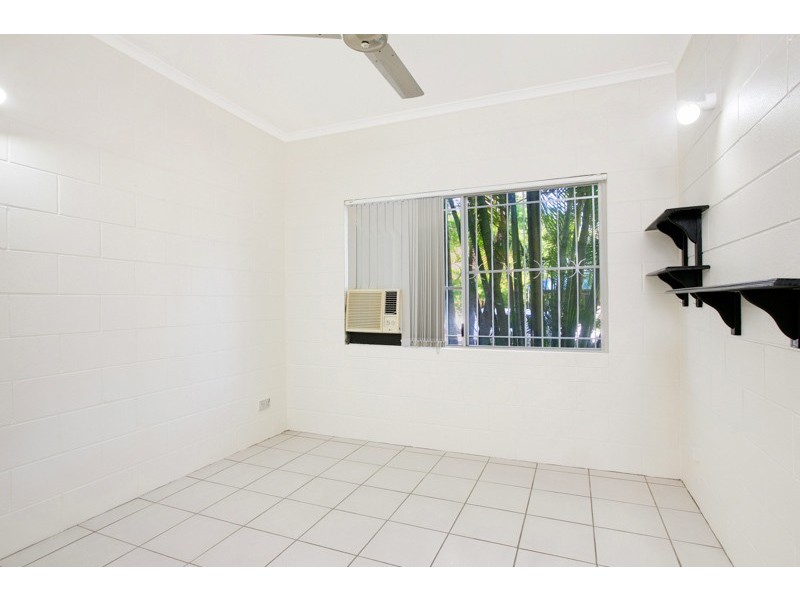 4/8 Rose St, Westcourt QLD 4870