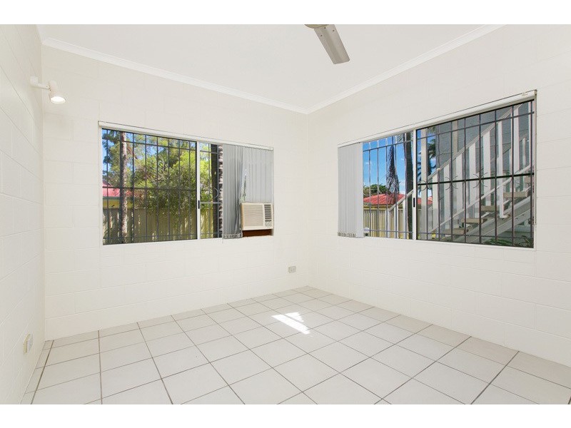 4/8 Rose St, Westcourt QLD 4870