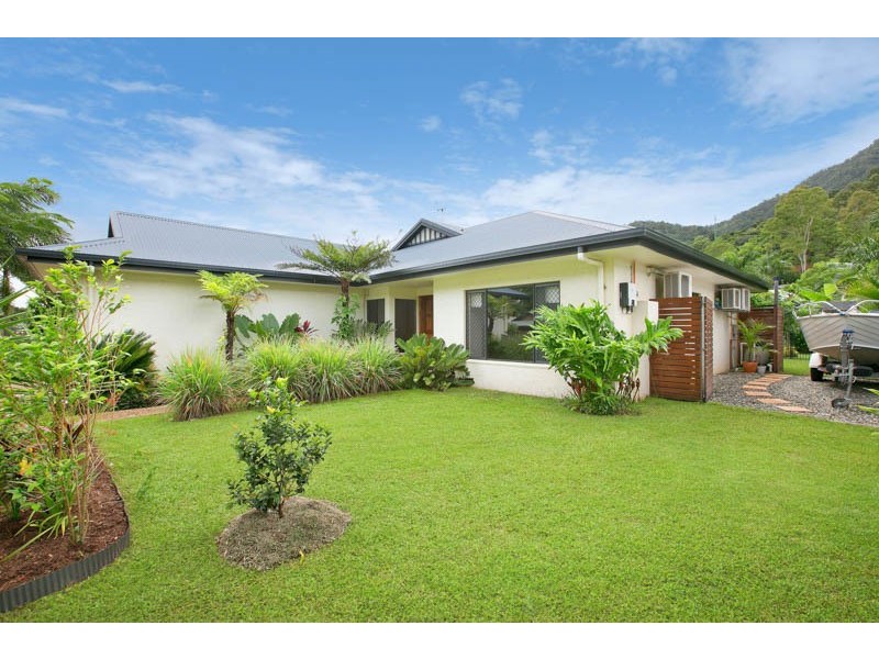 15 John Malcolm Street, Redlynch QLD 4870