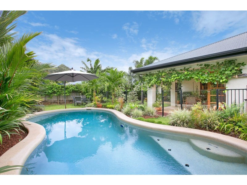 15 John Malcolm Street, Redlynch QLD 4870