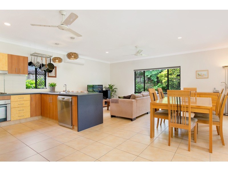 15 John Malcolm Street, Redlynch QLD 4870