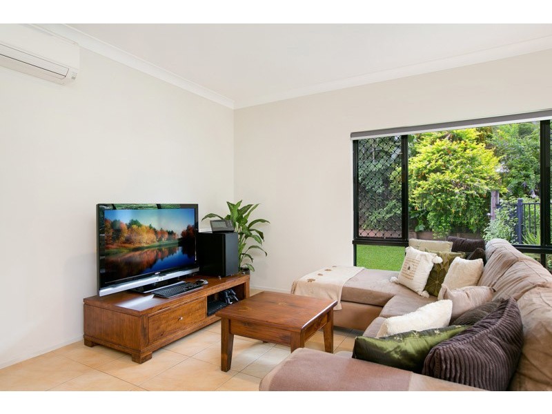 15 John Malcolm Street, Redlynch QLD 4870