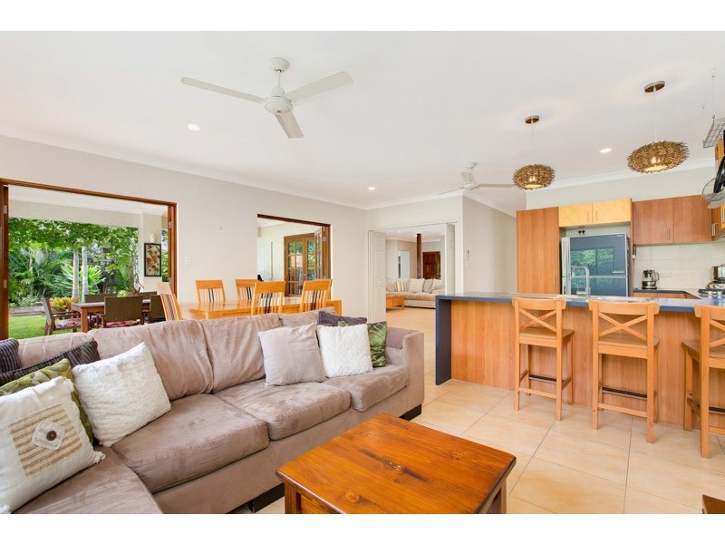 15 John Malcolm Street, Redlynch QLD 4870