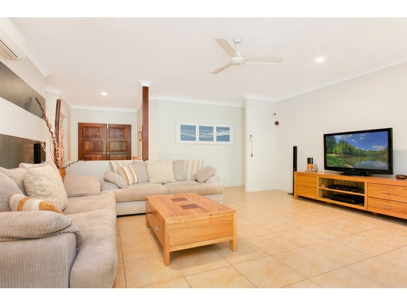 15 John Malcolm Street, Redlynch QLD 4870