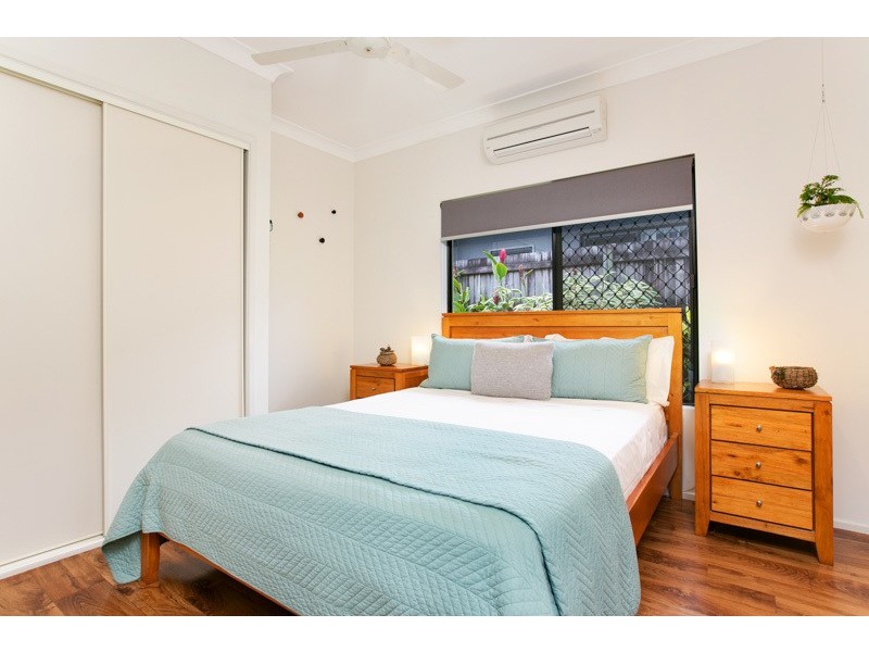 15 John Malcolm Street, Redlynch QLD 4870