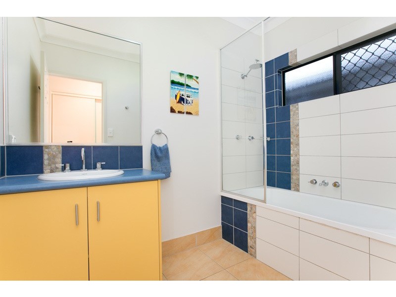 15 John Malcolm Street, Redlynch QLD 4870