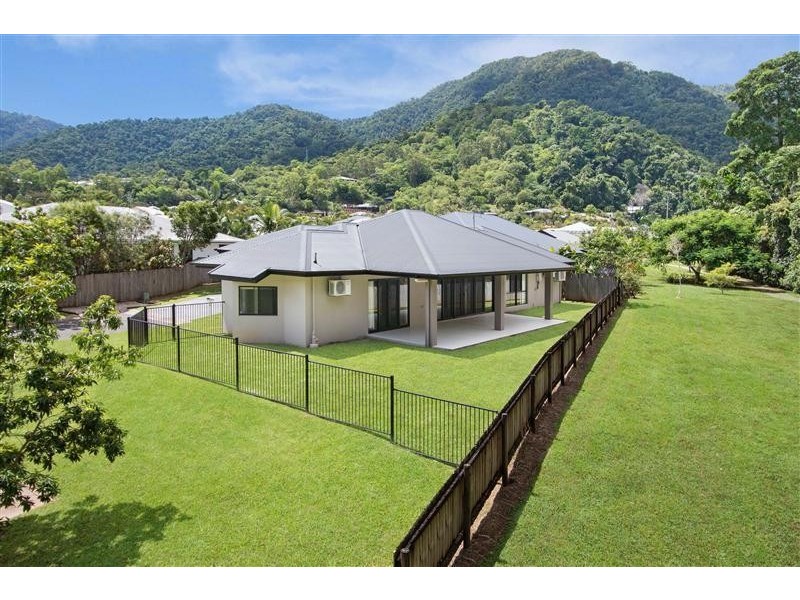 11 Stringer Close, Redlynch QLD 4870