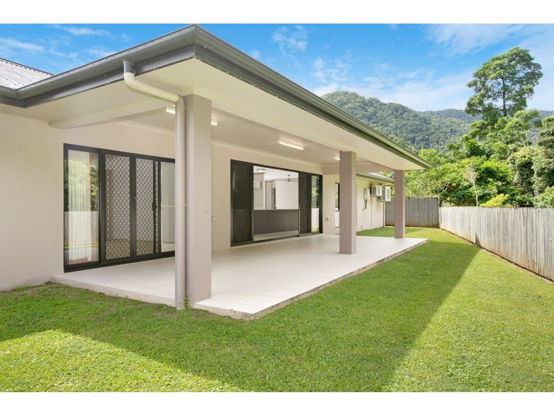 11 Stringer Close, Redlynch QLD 4870