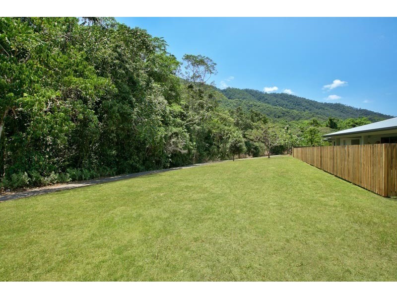 11 Stringer Close, Redlynch QLD 4870