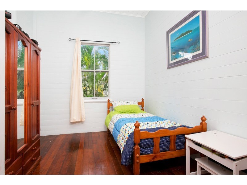 8/404 McCoombe St, Mooroobool QLD 4870