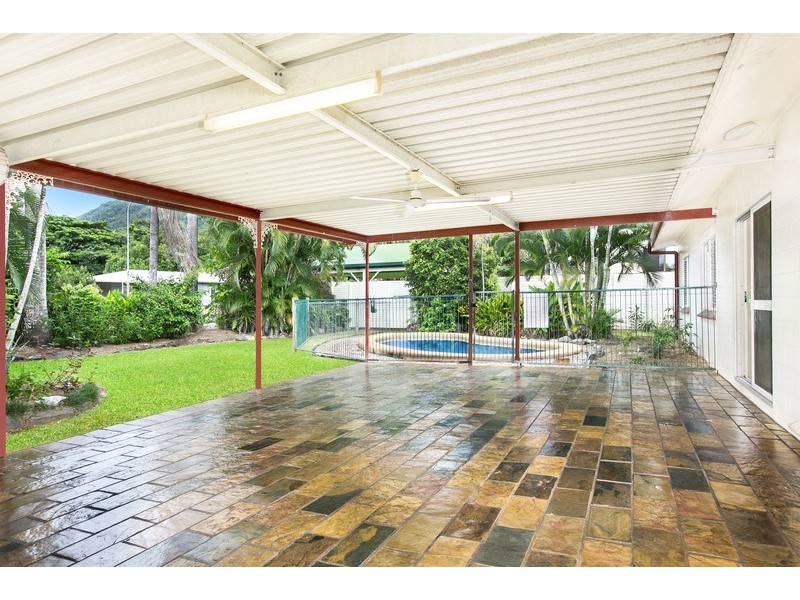 10 Macadamia Close, Redlynch QLD 4870