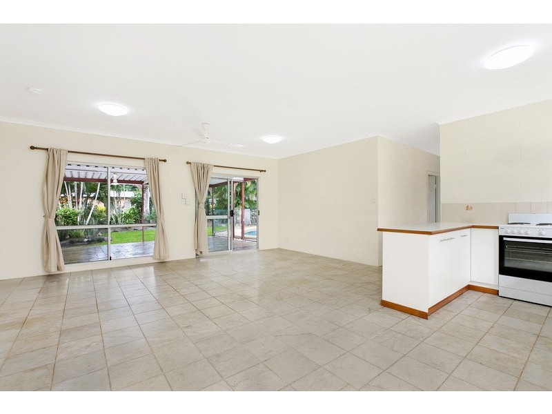 10 Macadamia Close, Redlynch QLD 4870