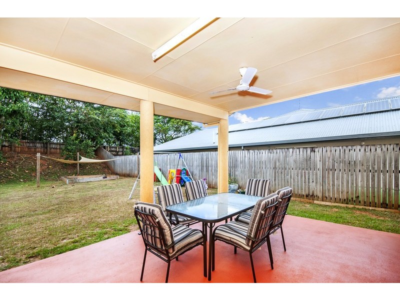 19 Tradewinds Close, Redlynch QLD 4870