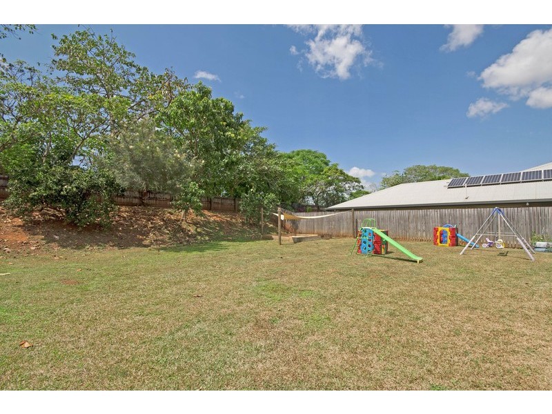 19 Tradewinds Close, Redlynch QLD 4870