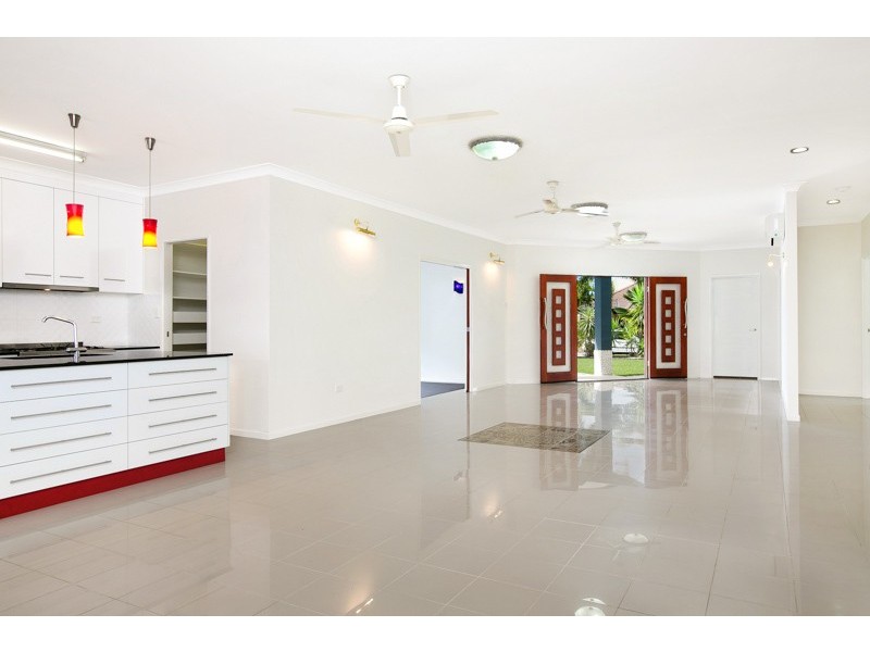 34 Iridescent Dr, Trinity Park QLD 4879