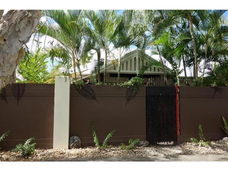 Palm Cove QLD 4879