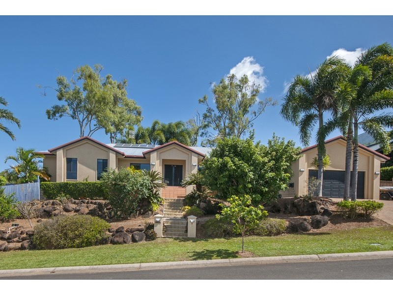 9 Gum Street, Redlynch QLD 4870