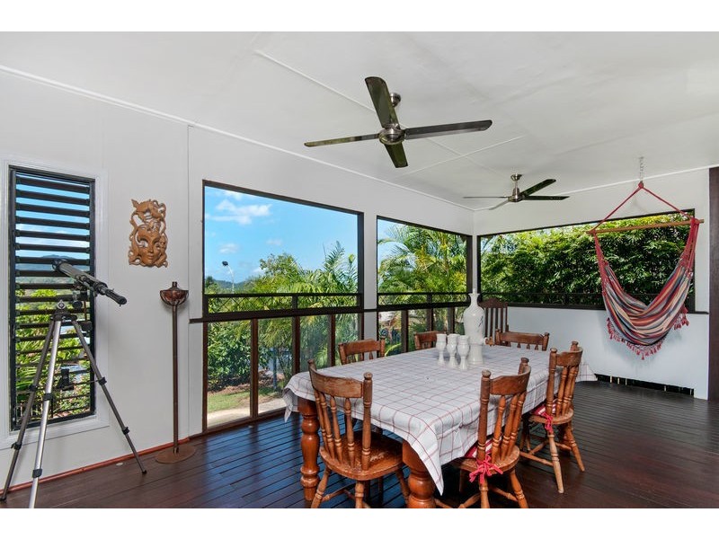 9 Gum Street, Redlynch QLD 4870