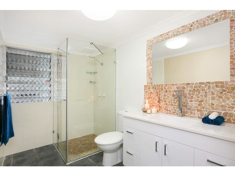 Manoora QLD 4870