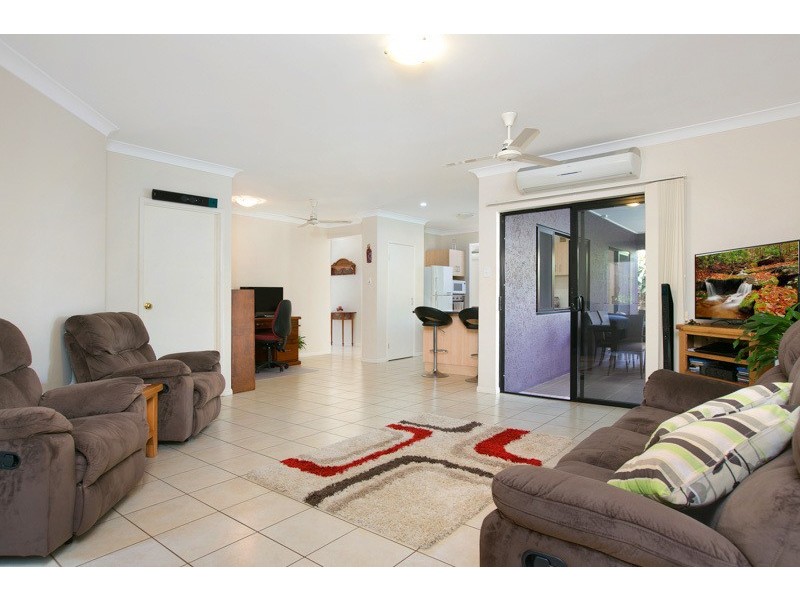 15 Lillipilli Street, Redlynch QLD 4870