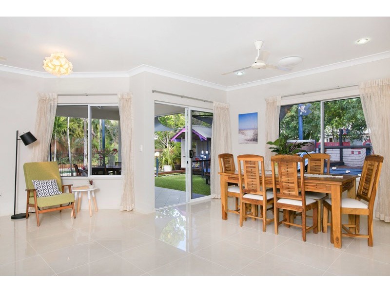 111 Gamburra Drive, Redlynch QLD 4870