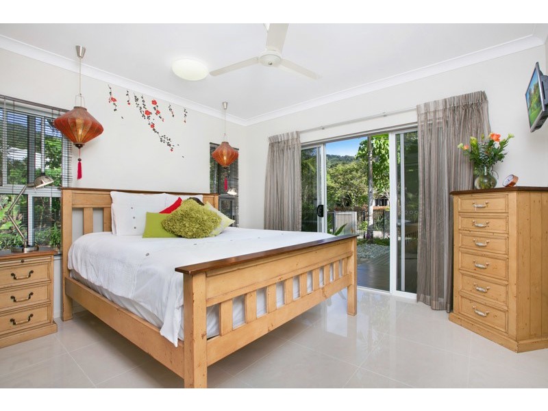 111 Gamburra Drive, Redlynch QLD 4870