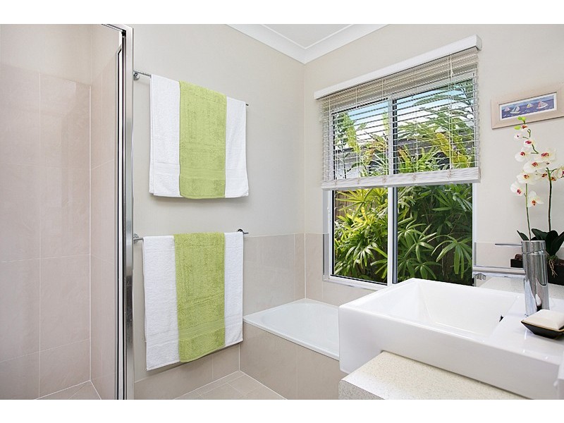 111 Gamburra Drive, Redlynch QLD 4870