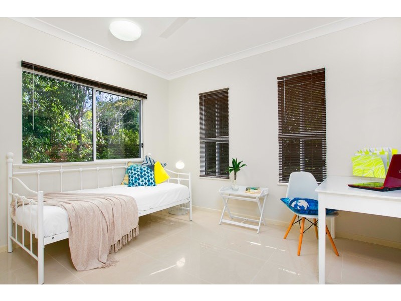 111 Gamburra Drive, Redlynch QLD 4870