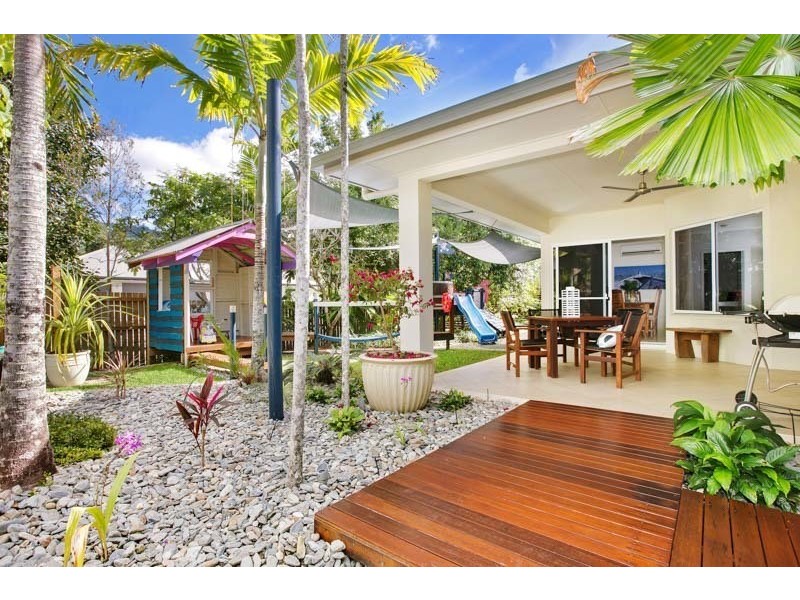 111 Gamburra Drive, Redlynch QLD 4870