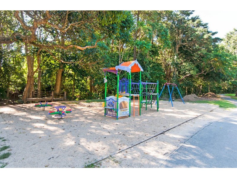 111 Gamburra Drive, Redlynch QLD 4870