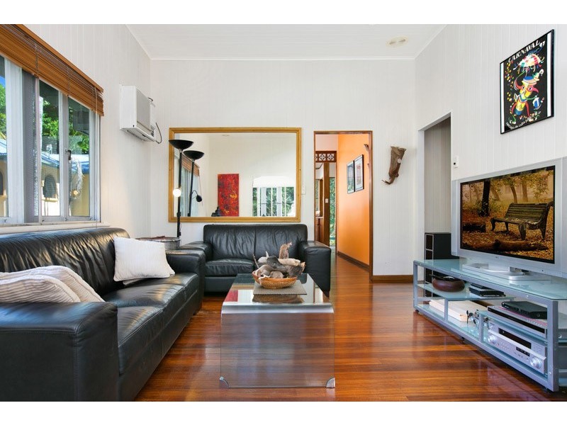 323 Severin St, Parramatta Park QLD 4870