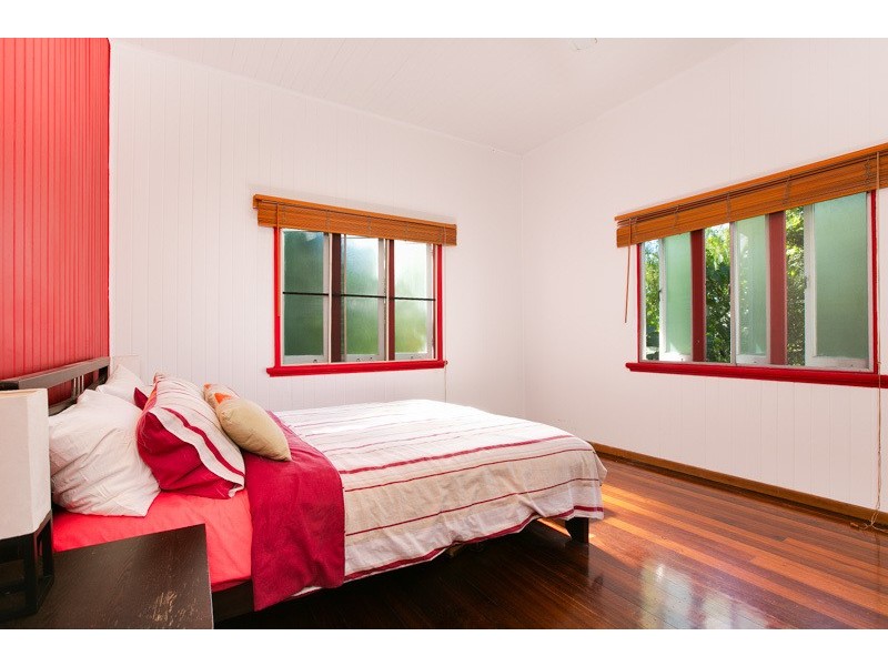 323 Severin St, Parramatta Park QLD 4870