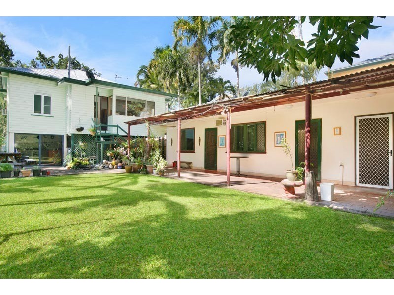 323 Severin St, Parramatta Park QLD 4870