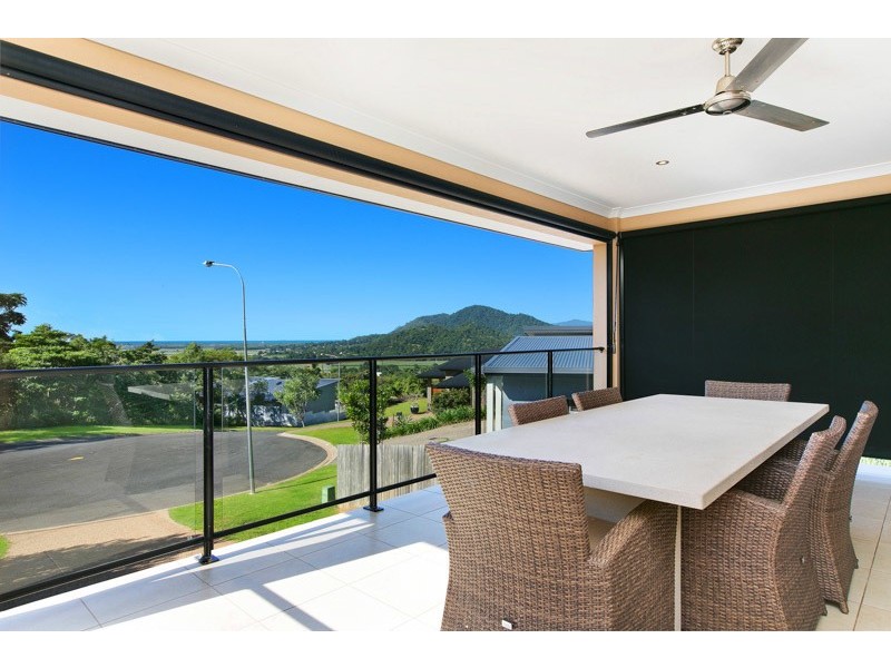 15 Buckinghamia Close, Redlynch QLD 4870
