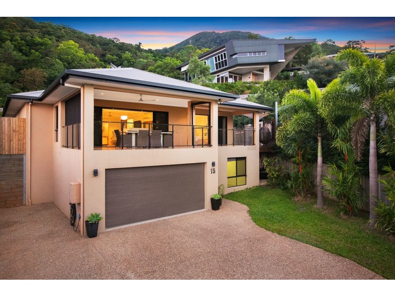 15 Buckinghamia Close, Redlynch QLD 4870