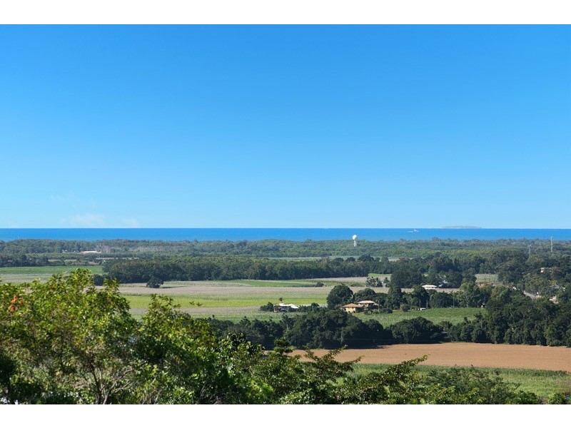 15 Buckinghamia Close, Redlynch QLD 4870