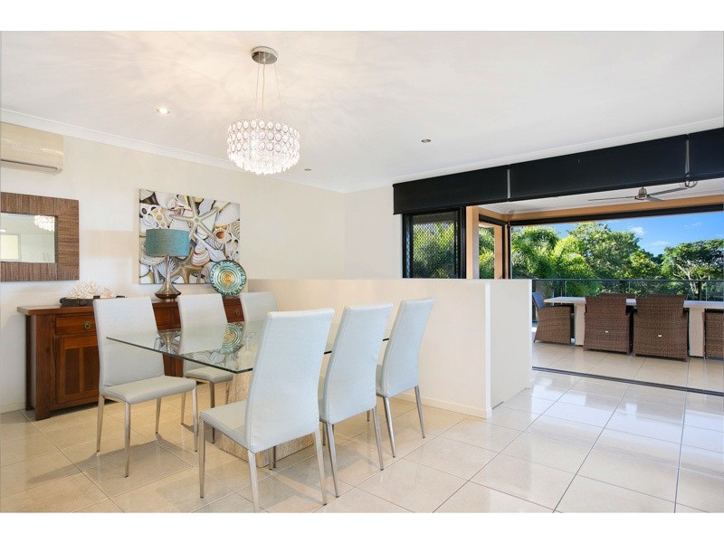 15 Buckinghamia Close, Redlynch QLD 4870