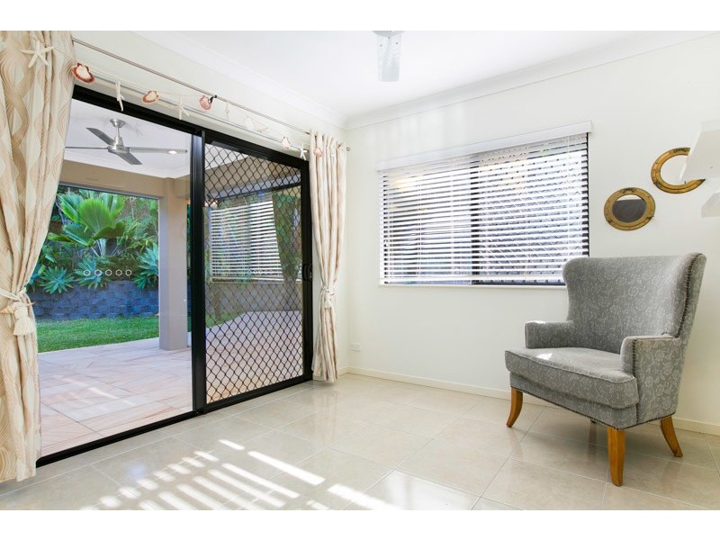 15 Buckinghamia Close, Redlynch QLD 4870