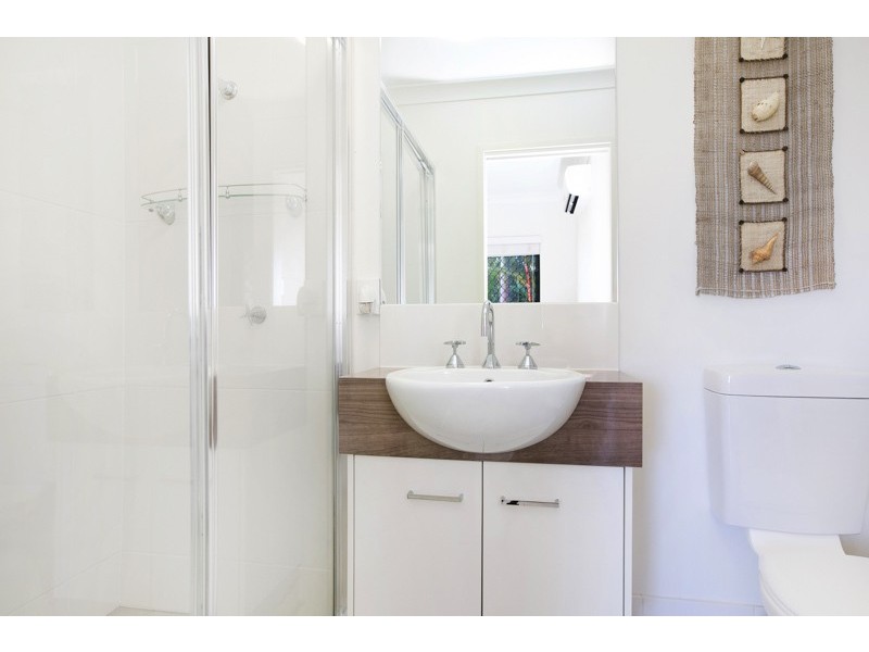 15 Buckinghamia Close, Redlynch QLD 4870